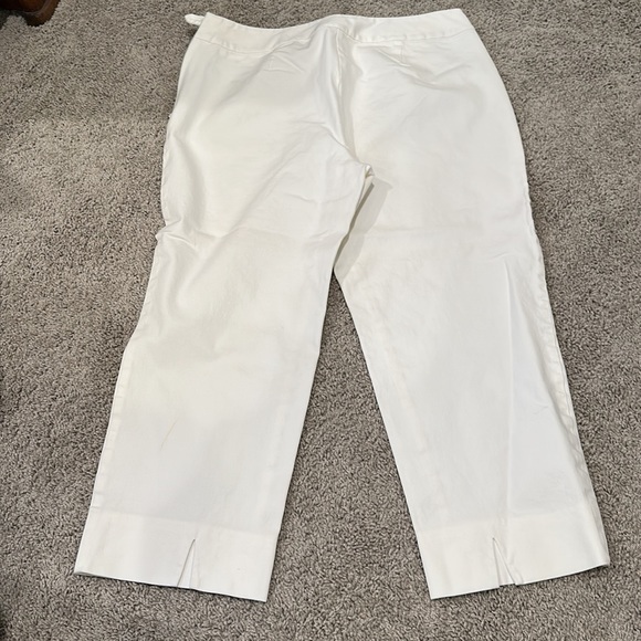 Gallia Moda cropped pants. White. Size 10 - Picture 2 of 4